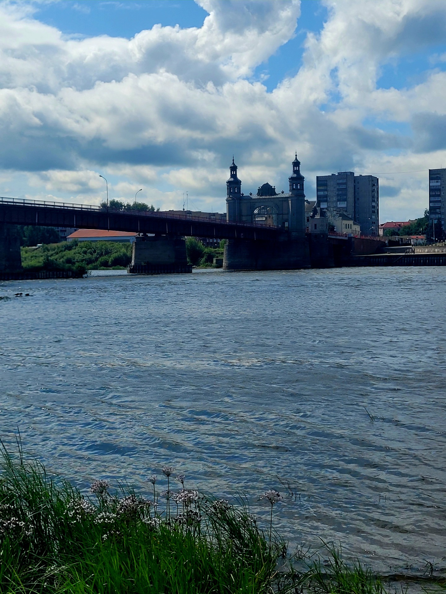 Let’s reach out to Russia – for the sake of peace overcoming a bloc mentality and ideological firewalls